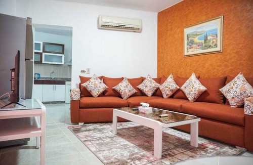 El Hadaba Apartment | 1BR apartment with pool view
