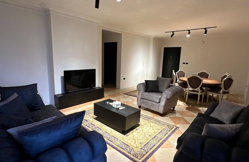 Nasr City Apartment | 1BR + Workspace - In The Heart of CAI/Nasr-city