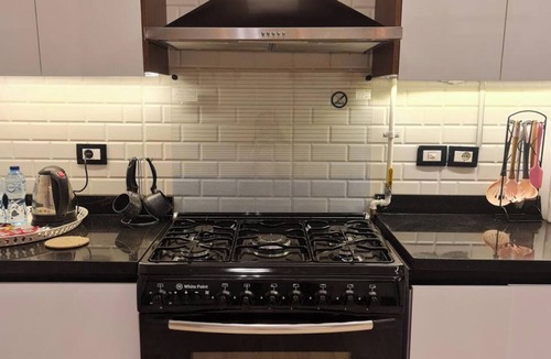 Ash-Shruq Apartment | 3-Bedroom Apartment with AC, Near Grand Egyptian Museum, Wasal Compound.