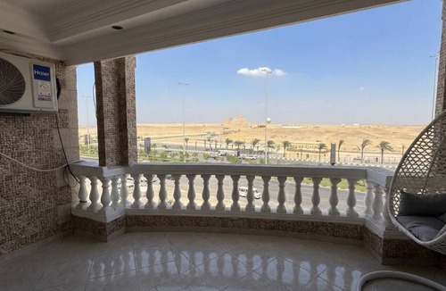 Pyramids Gardens Apartment | 3-bedroom luxury apartment with AC infront of Giza pyramids