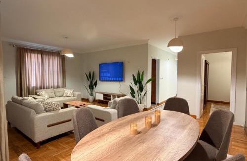 Al Rehab Apartment | 3BR Rehab Apt Walk To Gateway Mall
