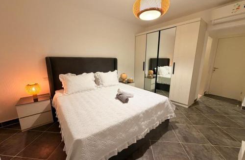 Ain Sokhna Ski Chalet | 3BR Stylish Poolside Retreat Einbay Resort