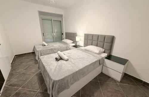 Ain Sokhna Ski Chalet | 3BR Stylish Poolside Retreat Einbay Resort