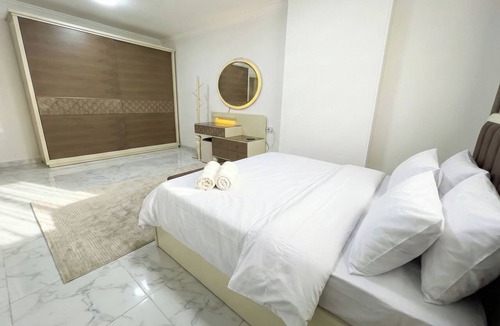 Downtown Cairo Apartment | 3BRs Maadi Nile View Apt
