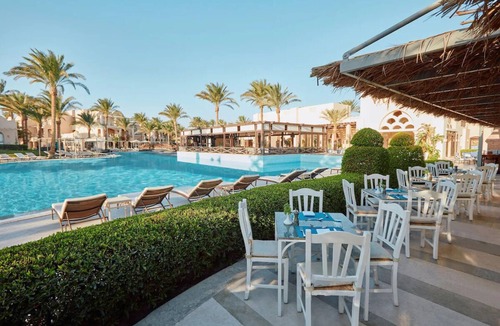 Makadi Bay Hotel | 4 Family-Friendly Rooms with Outdoor Pools and Breakfast Near Makadi Water World