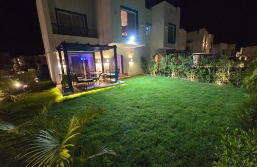 Zawiyat 'Abd al Mun'im Villa | 4 master BEDROOMS VILLA MOUNTAIN VIEW RAS ELHIKMA