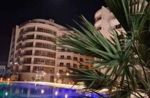 Corniche Road-Dahar Apartment | A435 Comfy & Cozy in Scandic Resort with beach and pools