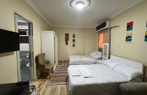Al Haram House | Akhnaton pyramids inn