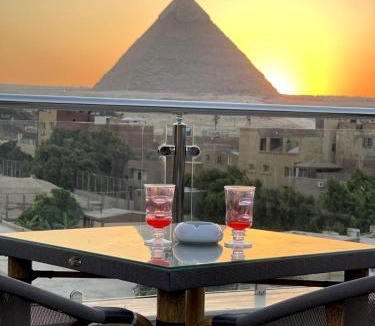 Kafrat al Jabal Hotel | AKHNATON Pyramids View Hotel With Rooftop Access & free airport pickup
