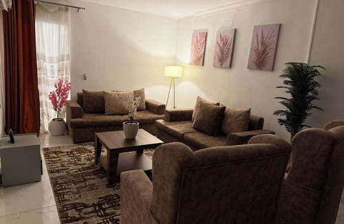 Al Duqqi Apartment | Apartment in quiet neighborhood in Dokki