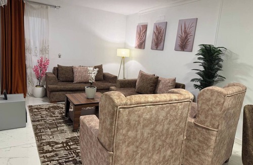 Al Duqqi Apartment | Apartment in quiet neighborhood in Dokki