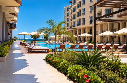Sakkala Apartment | Aqua Fun Apartment - Sea & Pool Views, Private Beach