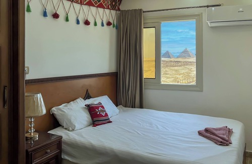 Pyramids Gardens House | Atlantis pyramids Inn