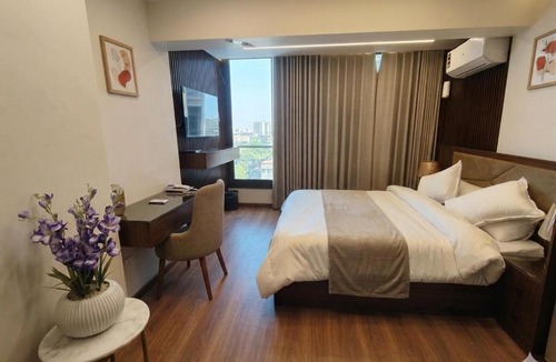 Al-Muntazah Hotel | Azurea Suites