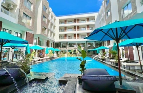 Al Ahyaa Apartment | Bali Style Double Room- Roof Top Pool & Sleeps 2