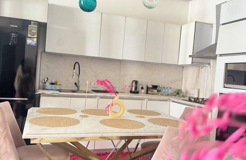 New Cairo Apartment | Beautiful Modern 2-bedroom apartment with AC in tranquil New Cairo