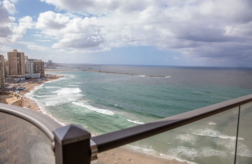 Al-Muntazah Apartment | Breathtaking Wide Seaview Apartment