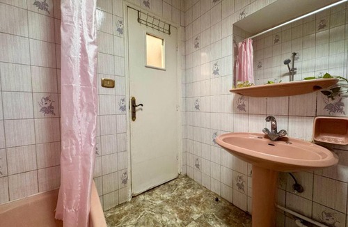 Maadi House | Bright Room In Street 9 Shared Apartment