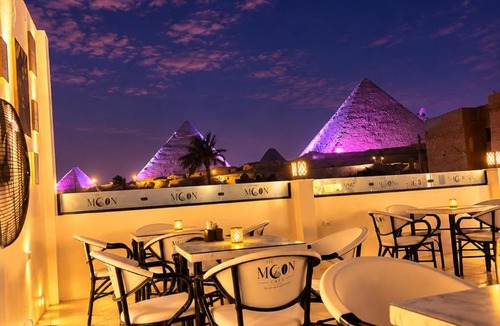 Al Haram House | Céline Pyramids View
