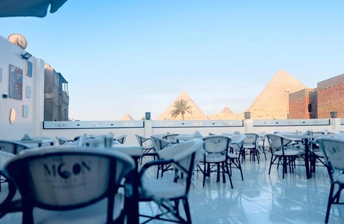 Al Haram House | Céline Pyramids View