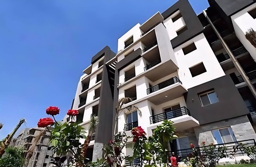 Sheikh Zayed City Apartment | Calm Spacious Apartment in Sheikh Zayed