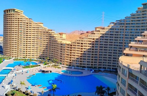 Ras Sudar Apartment | Chalet at Porto Sokhna pyramids Sea View Families