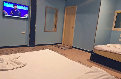 Al Haram Hotel | Charming 20-bedroom hotel with AC, WiFi in peaceful Giza Governorate