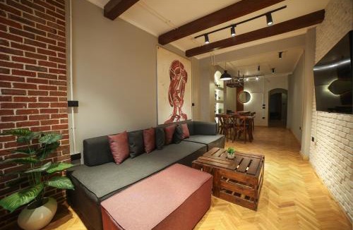 As-Sayidah Zaynab Apartment | Chic Artist 2 Bedrooms Loft in Downtown Cairo - Walking Distance to Egyptian Museum