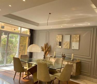 Dream Land Apartment | Chic Stays-Luxury Standalone Villa Sheikh Zayed