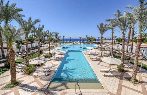 El Hadaba Hotel | Cliffside Red Sea Retreat with Snorkeling, Spa, Pools and Tennis Courts