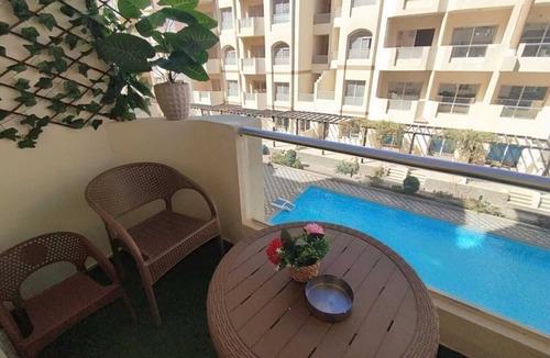 Corniche Road-Dahar Ski Chalet | Cozy 1-bedroom chalet in charming Hurghada with AC and gym