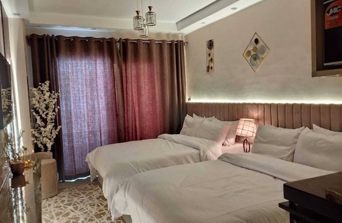 Corniche Road-Dahar Ski Chalet | Cozy 1-bedroom chalet in charming Hurghada with AC and gym