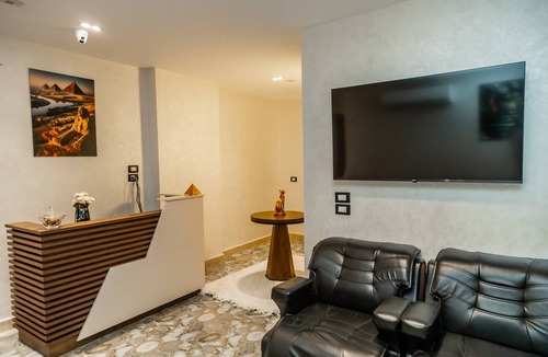 Al-'Umraniyah Apartment | Cozy 1-private bedroom in heart of Giza pyramids 5 min walking