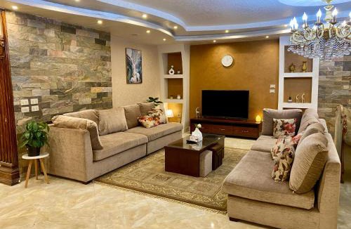 Al-Basatin Apartment | Cozy 3BR Apartment in Maadi