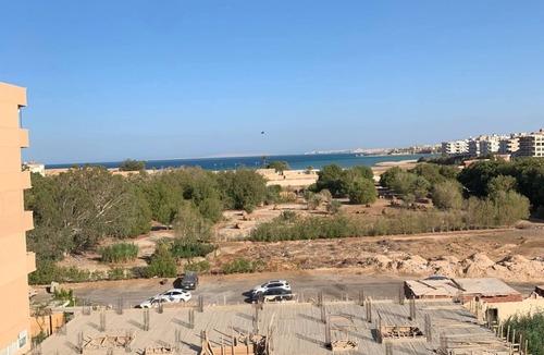 Al Ahyaa Ski Chalet | Cozy Hurghada Chalet with Sea View and Resort Amenities