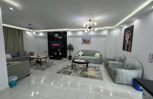 Ain Schams Apartment | Cozy Modern Apartment In El-Nozha