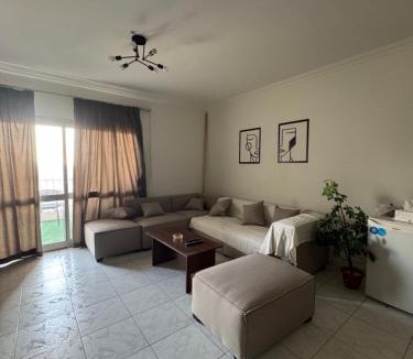 Taqseem Laselky Apartment | Cozy Modern Apartment in Prime Maadi