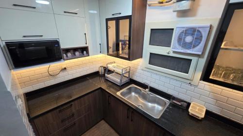 Al-Basatin Apartment | Cozy Modern Apartment in Prime Location