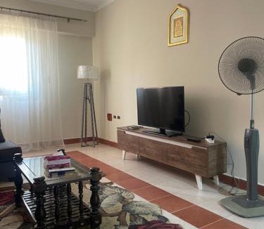 New Cairo Apartment | Cozy New Cairo Stay - Steps from garden 8