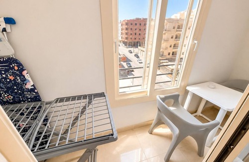 Corniche Road-Dahar Apartment | Cozy Studio with FREE Private Beach Access in Tiba Golden Resort