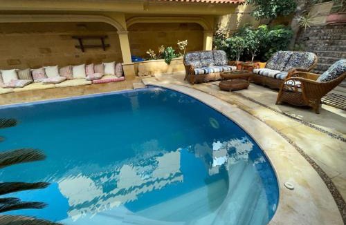 Ash-Shruq Villa | Cozy Villa with private pool