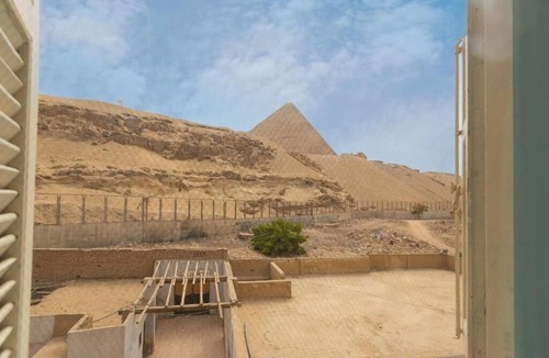Al Haram Villa | Deluxe Double or Twin Room with Pyramids View