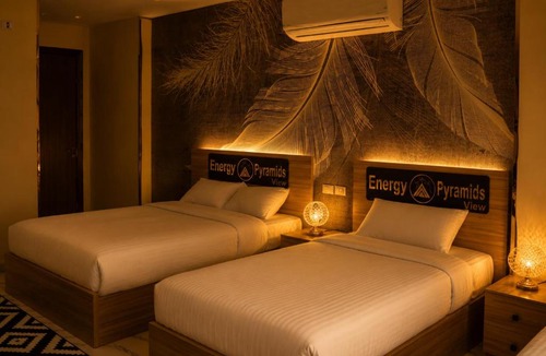 Kafrat al Jabal Hotel | Dendera palace pyramids view
