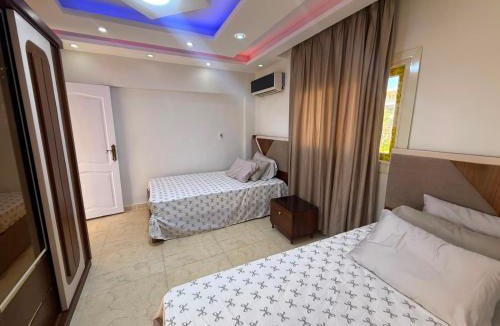 Al-Muntazah Apartment | Direct Beachfront - Sea View 4 bed rooms