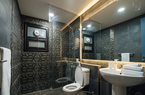 New Cairo Apartment | Efficient Single Studio perfect for solo travelers with AC & lovely kitchenette