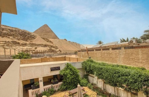Al Haram Villa | Family Room with Balcony - Pyramids View