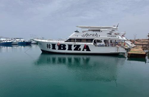 Ras Sudar Boat Rental | Farah Yacht