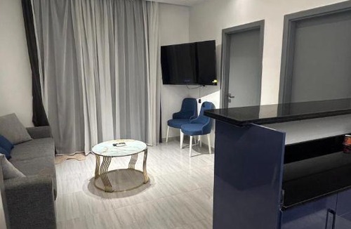 Al Mamsha El Seyahi Apartment | Flat In Elhambra