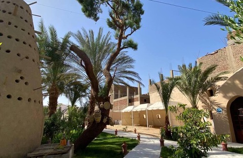 Luxor Hotel | Flower Of Light Centre