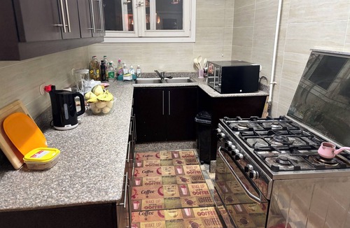 Qasr an-Nil Apartment | Heart of Cairo. Nile-side Elegant Garden City Room⁠